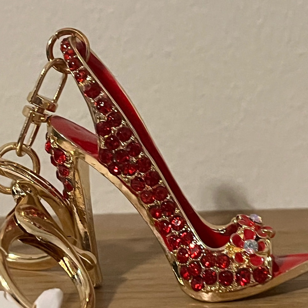 Elegant Gold Plated Rhinestone Keychain - Picture 3 of 3